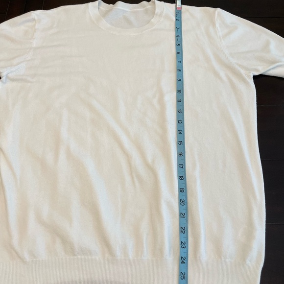 Elegant Ivory Women's Crew Neck Sweater - Picture 3 of 4